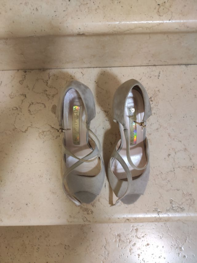 Vendo Scarpa con tacco ALTRAMAREA misura n° 36