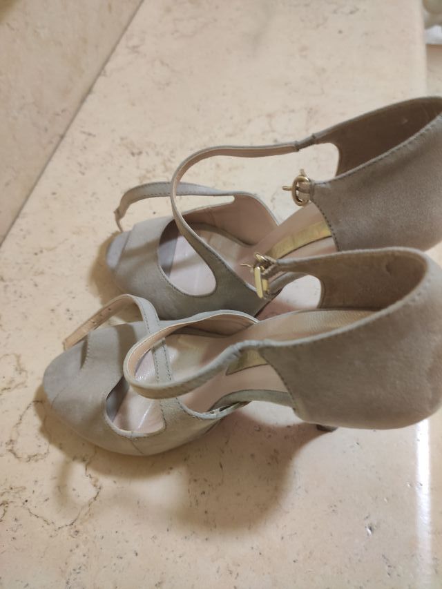 Vendo Scarpa con tacco ALTRAMAREA misura n° 36