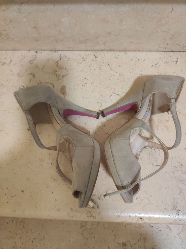 Vendo Scarpa con tacco ALTRAMAREA misura n° 36