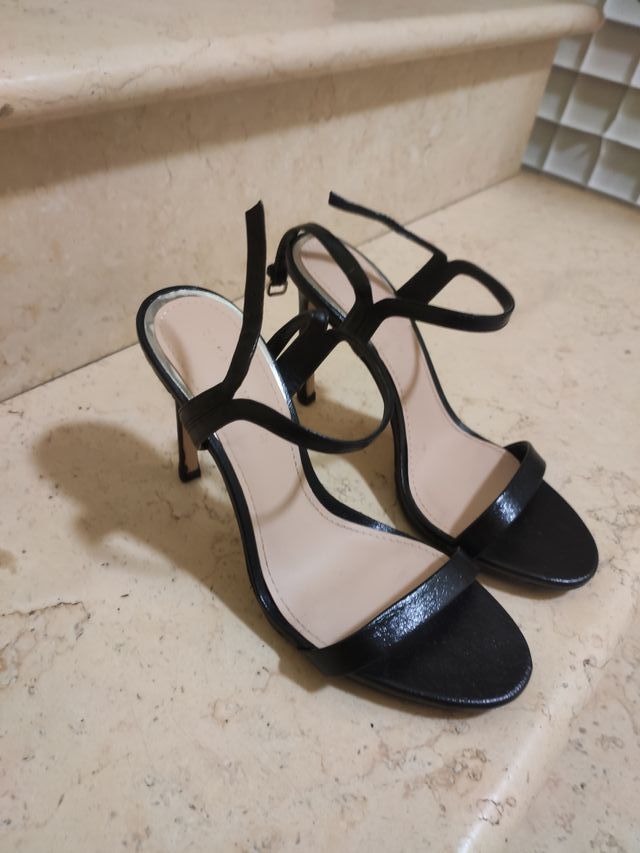 Vendo Scarpa con tacco ZARA WOMAN, misura n° 37