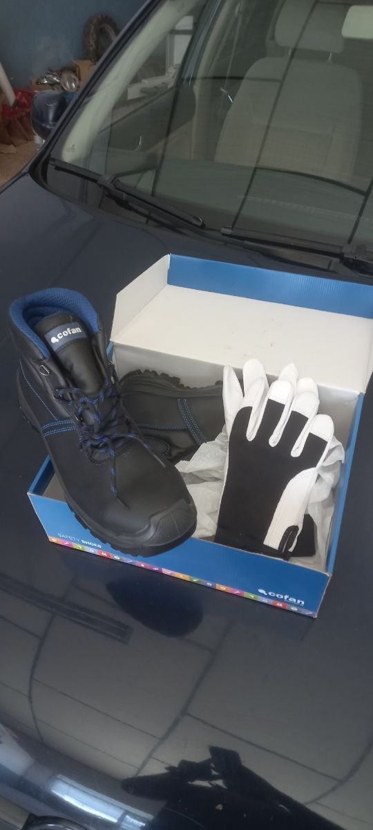 Botas de seguridad a estrenar 42+guantes