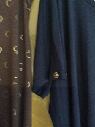 Dos camisetas-blusas. T. 52.