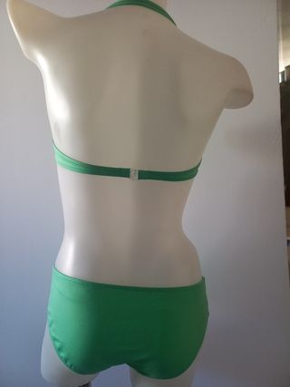 BIKINI SIN ESTRENAR,  PAREO a parte