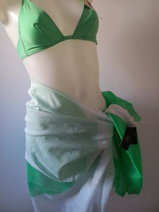 BIKINI SIN ESTRENAR,  PAREO a parte