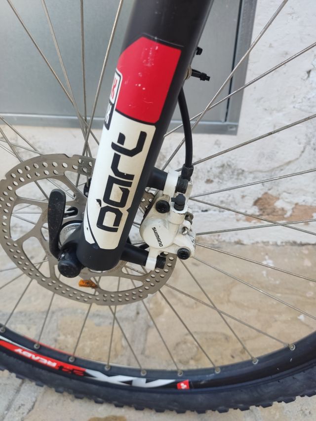 Bicicleta de montaña cube attention