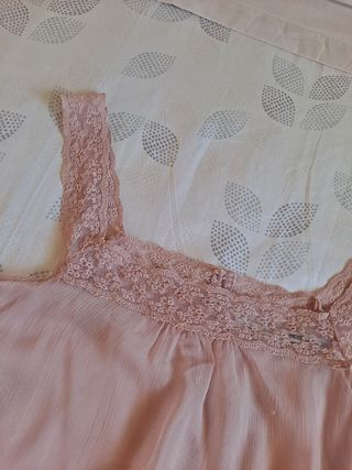 Blusa tirantes rosa Stradivarius