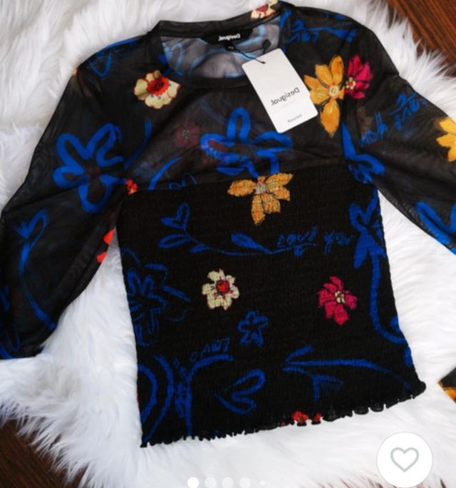 Preciosa camisa floral Desigual 