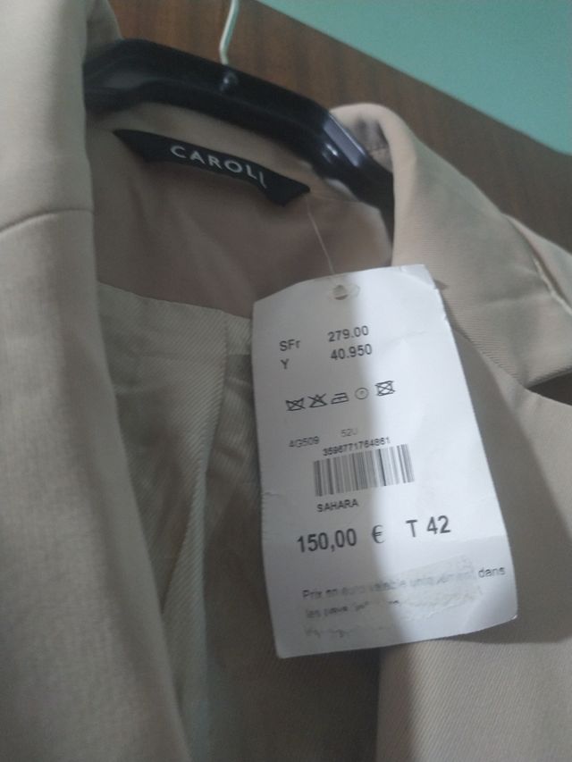 Blazer de Caroll.