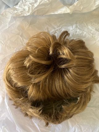 Peluca corta rubia unisex