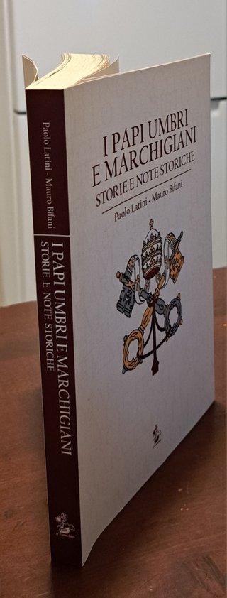 Libro "I Papi Umbri e Marchigiani"