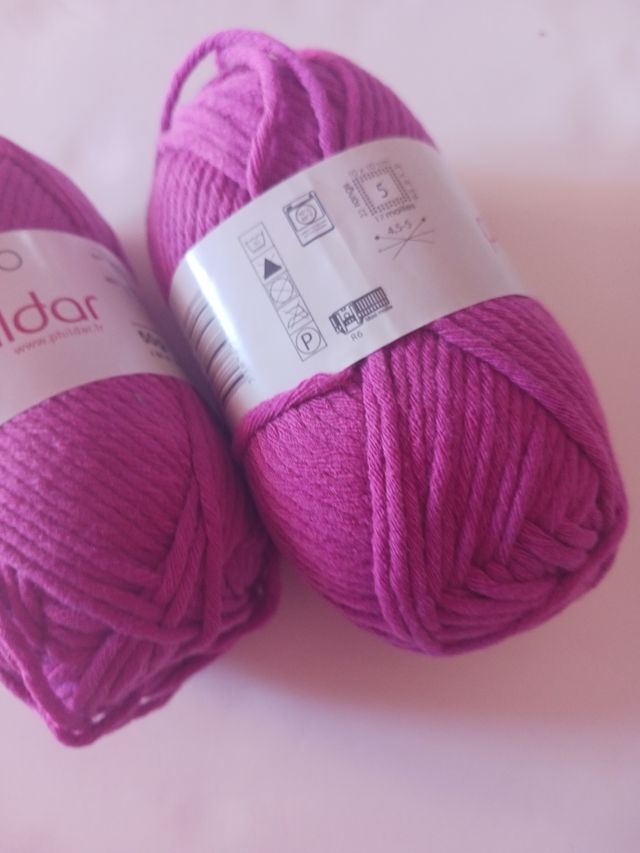 Lote de 9 ovillos alg. y acrílico Phil