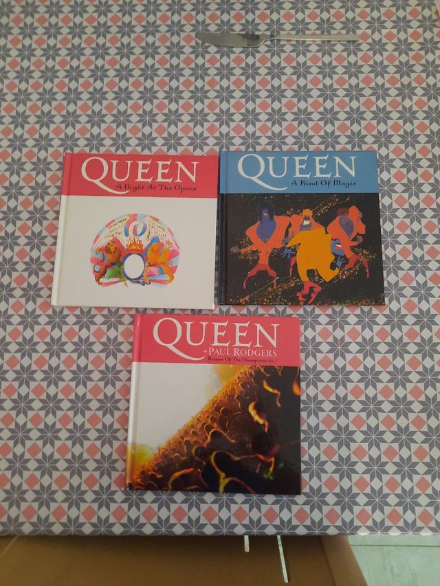 Libro cd Queen