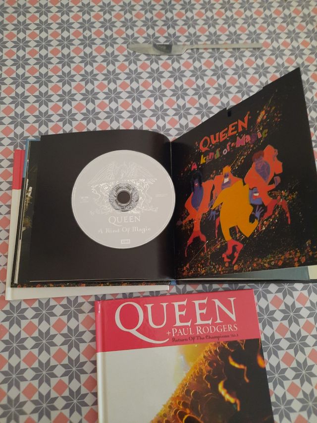 Libro cd Queen
