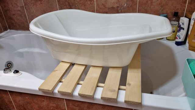 Bañera para bebé, más soporte de madera