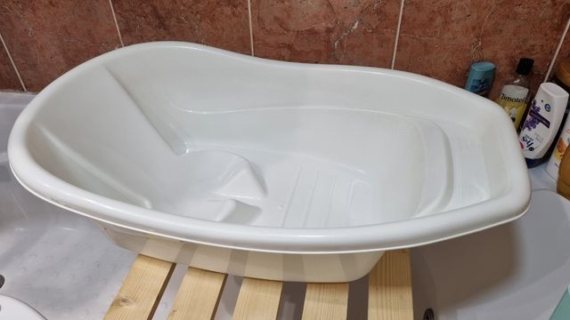 Bañera para bebé, más soporte de madera