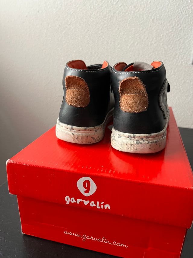 Zapatillas deportivas abotinadas botas garvalin