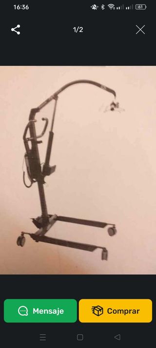 Grúa levanta personas