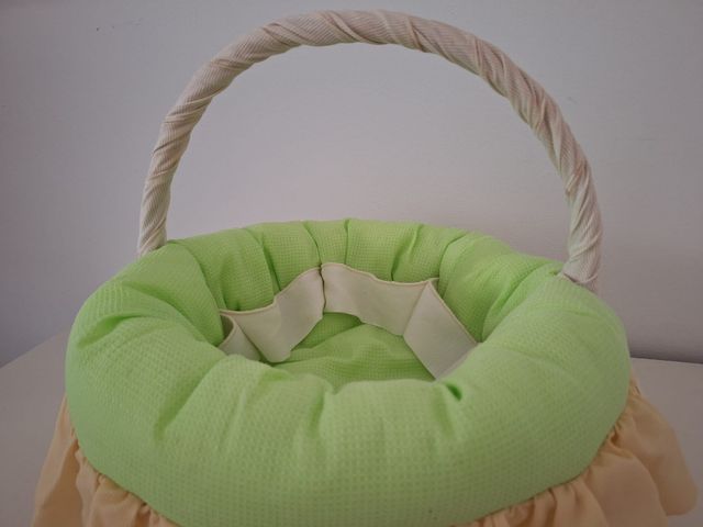 Cesta decorativa de mimbre