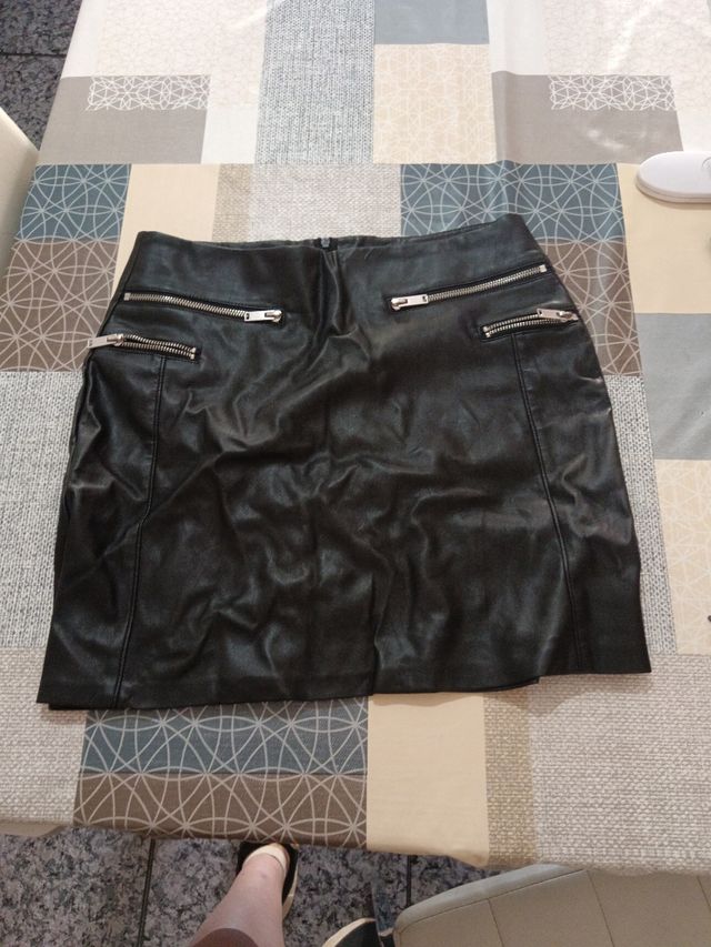 Falda de cuero