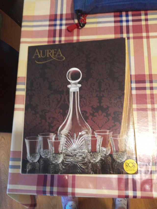 Juego de jarra de licor y seis vasos