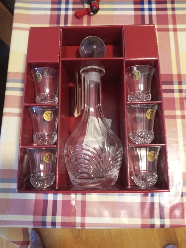 Juego de jarra de licor y seis vasos