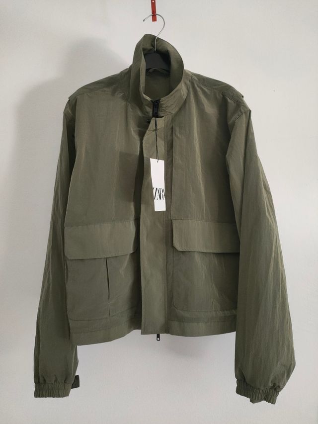 Cazadora corta muy ligera,  nueva