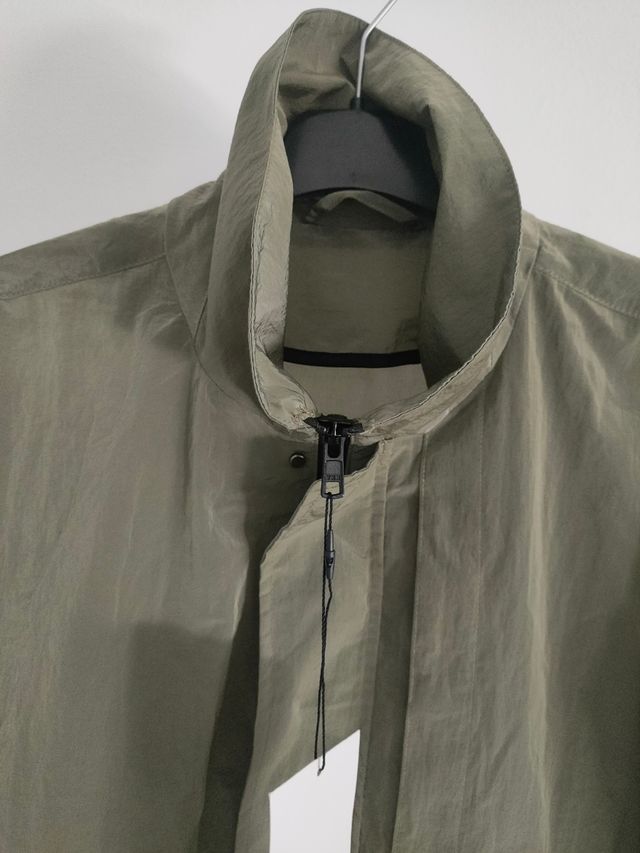 Cazadora corta muy ligera,  nueva