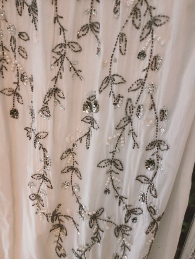 Vestitino bianco e applicazioni