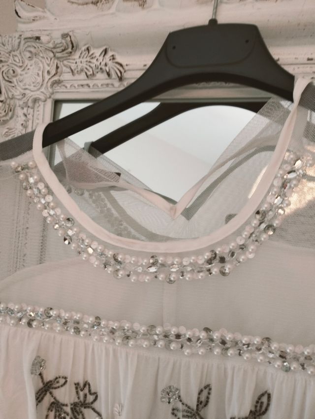 Vestitino bianco e applicazioni