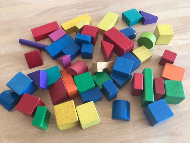 Peces de construcció de fusta