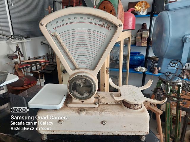 Bascula de tienda años 50/60 marca MONTAÑA