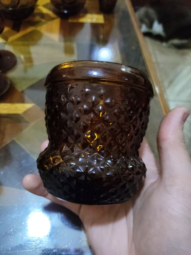 Juego variado de vidrio marrón