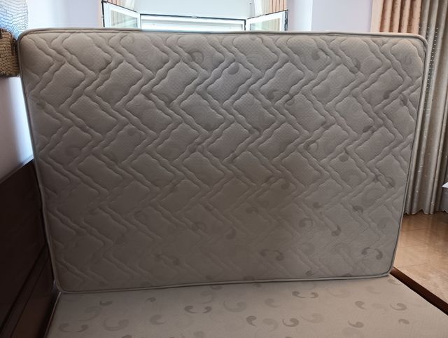 Colchón de muelles de 135x190