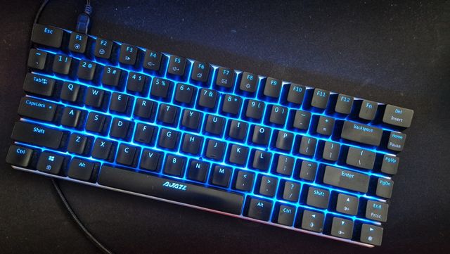 Tastiera meccanica RGB 70% switch da sostituire