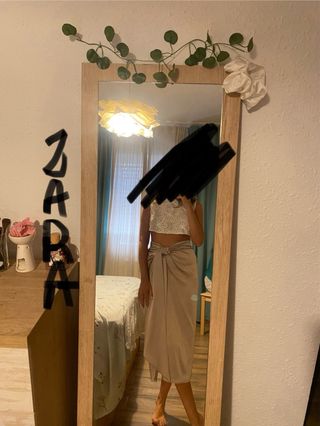 Falda midi zara