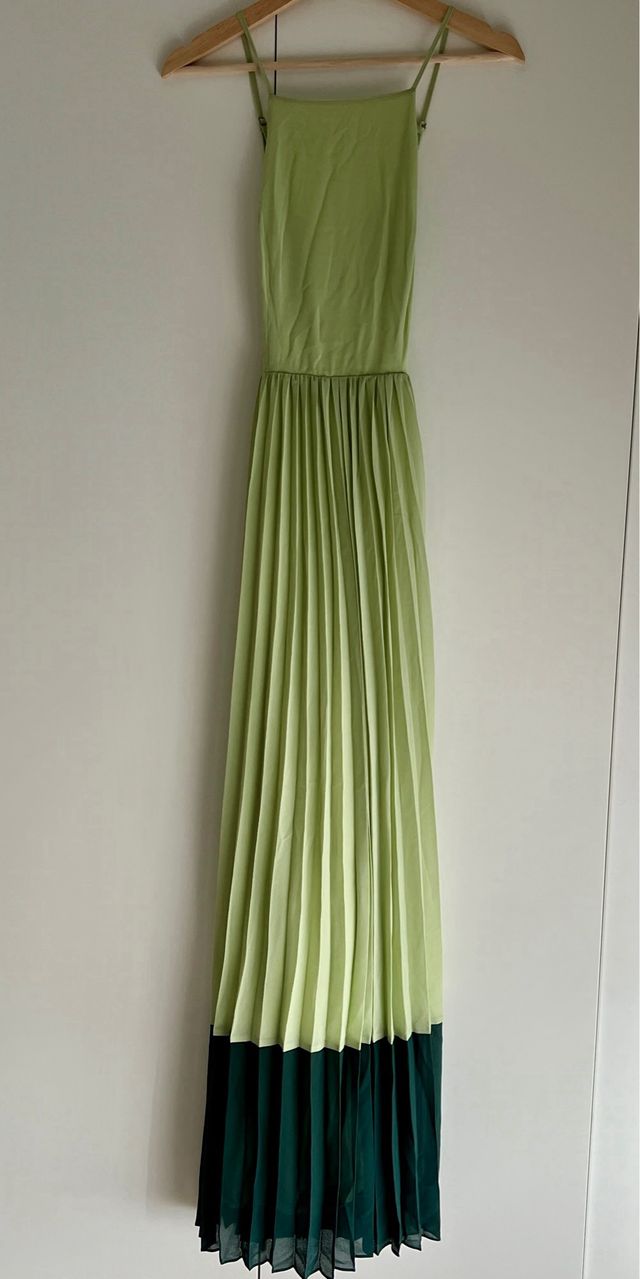 Vestido largo con espalda descubierta