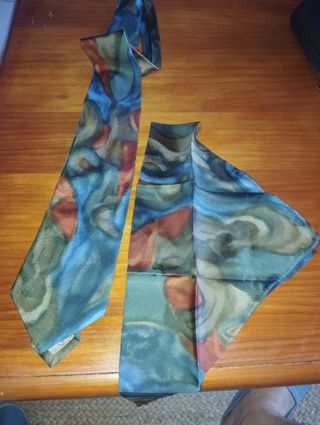 Corbata y pañuelo 