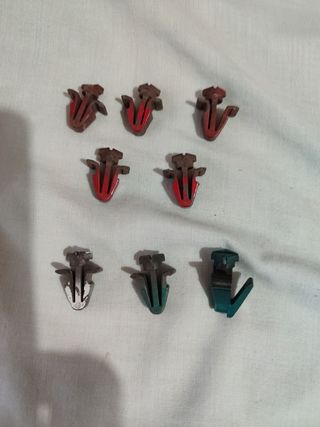 8 Clips Parrilla Nissan Micra K11