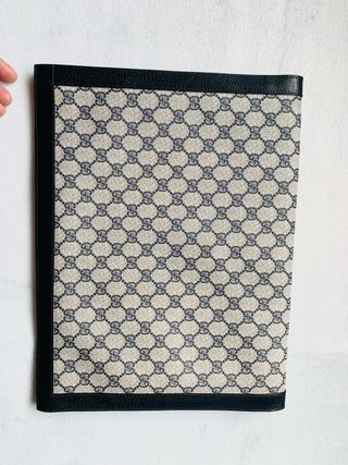Gucci Gray GG Supreme Clutch Bag leather