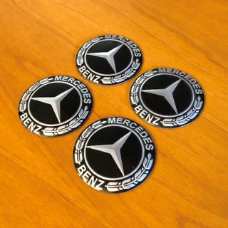 4 lenti adesive coprimozzo Mercedes 56mm nero