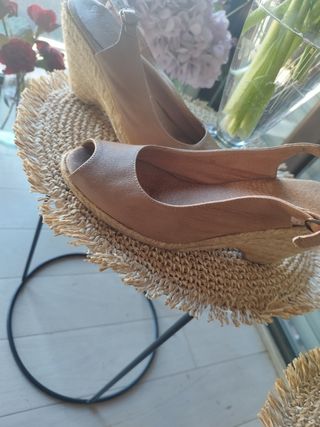 Sandalias. cuña esparto.T 38