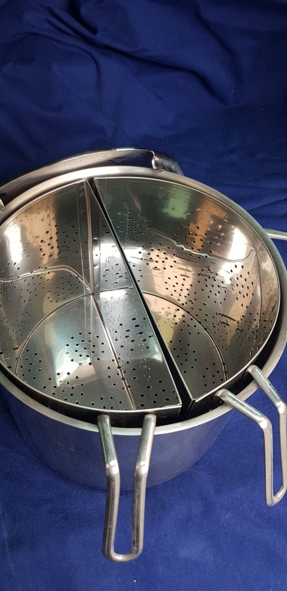 Pentola inox 18/10 con doppio scolapasta