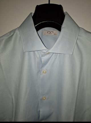 Camisa azul claro de MLN
