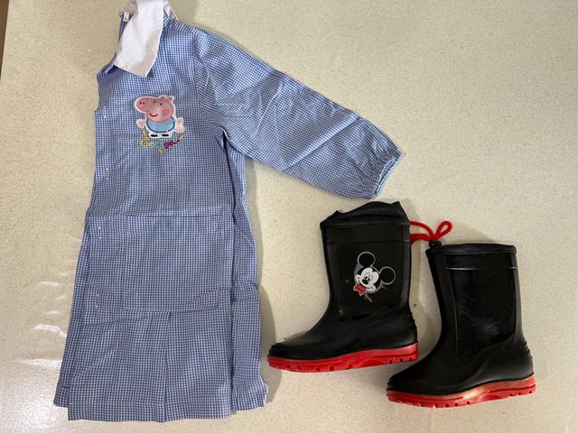 Grembiule 4 anni + stivaletti Disney