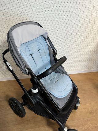 Bugaboo fox2 color gris + colchonetas.