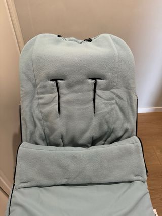 Bugaboo fox2 color gris + colchonetas.