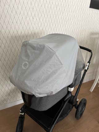 Bugaboo fox2 color gris + colchonetas.