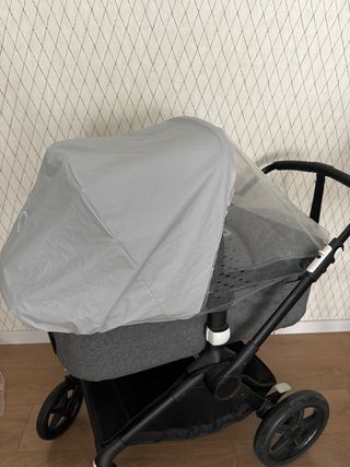 Bugaboo fox2 color gris + colchonetas.