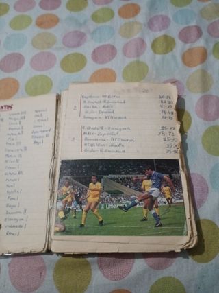Album de fútbol antiguo
