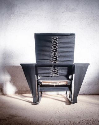 Tumbona de diseño “Nouite Rouge” by P.Mourgue- 80s
